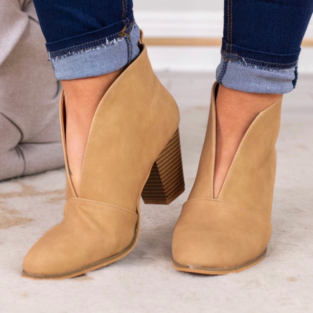 Wheat Booties Size 9 Never Worn